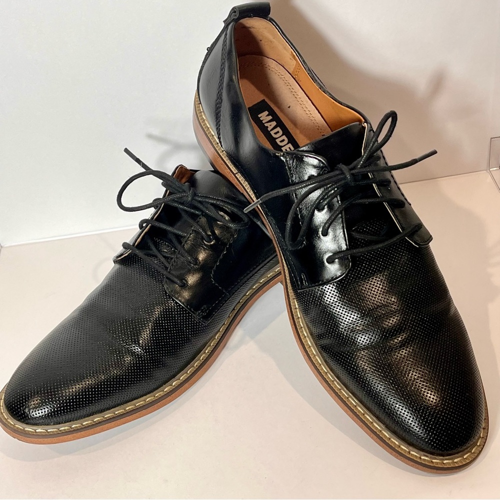 Steve Madden Men’s Nytro Black Perforated Derby Dress Shoe Size 9 Quiet Luxury